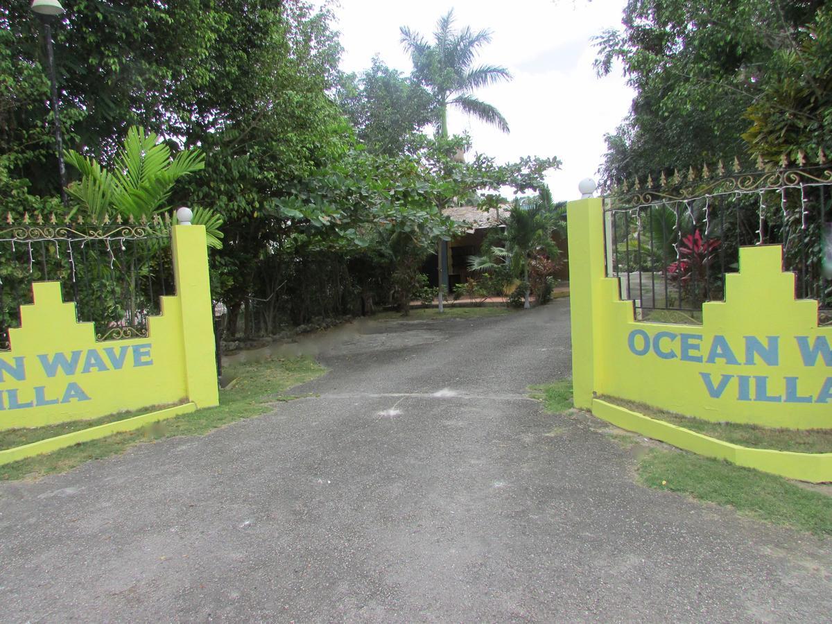 Ocean Wave Villa, Negril Exterior photo